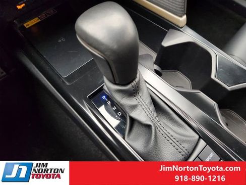 Used 2025 Toyota Camry SE image 21