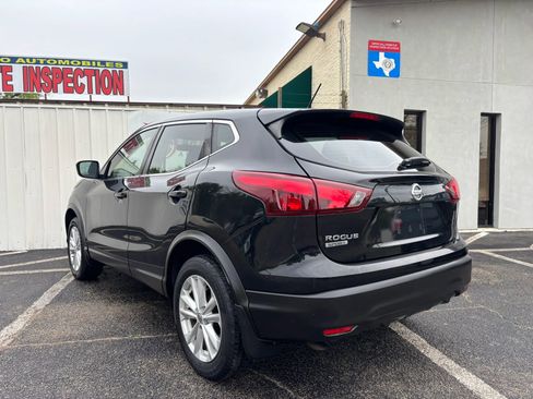 Used 2017 Nissan Rogue Sport S w/ S Appearance Package image 3