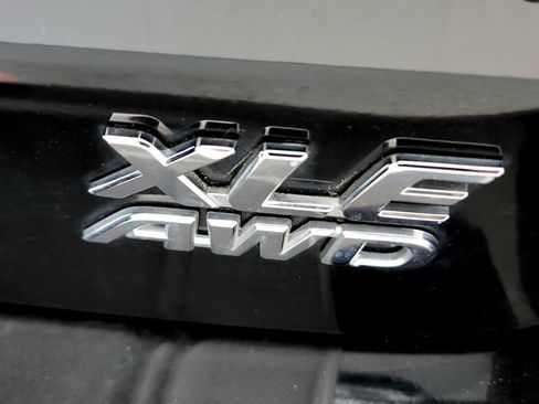 Certified 2017 Toyota Sienna XLE Premium AWD/4WD image 13
