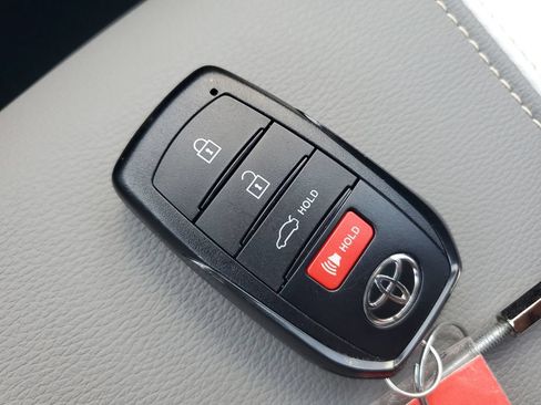 Used 2025 Toyota Camry SE w/ Convenience Package FWD image 27