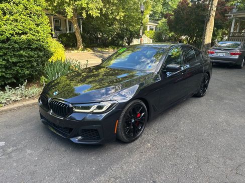 Used 2022 BMW M550i xDrive AWD/4WD image 3