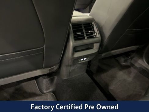 Certified 2025 Volkswagen Tiguan SE AWD/4WD image 17