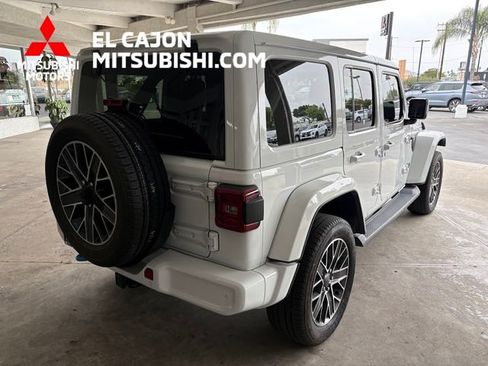 Used 2023 Jeep Wrangler Unlimited Sahara AWD/4WD image 3