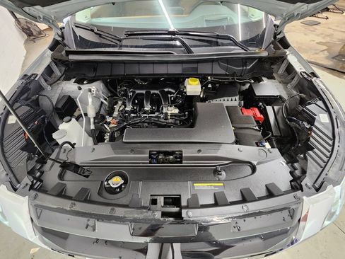 Used 2025 Nissan Pathfinder Platinum AWD/4WD image 40