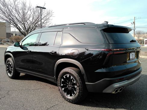 Certified 2025 Chevrolet Traverse Z71 w/ Driver Confidence Package image 5