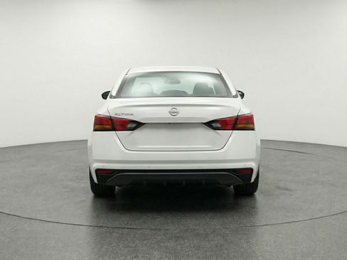 Used 2025 Nissan Altima 2.5 SV image 7