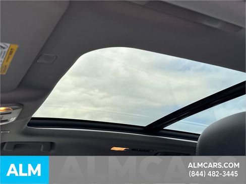 Used 2024 Toyota Highlander Limited image 41