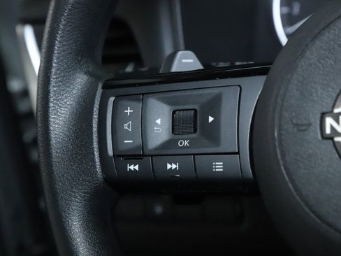 Used 2023 Nissan Rogue SV image 22