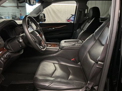 Used 2015 Cadillac Escalade Luxury AWD/4WD image 14