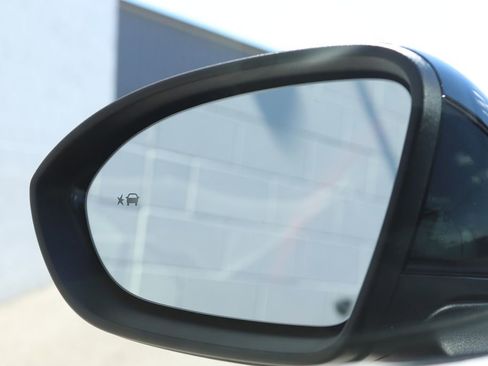 Used 2019 Chevrolet Cruze Premier w/ Sun And Sound Package image 37