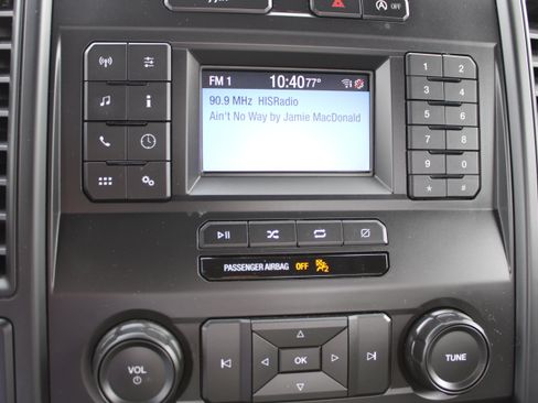 Used 2018 Ford F150 XL w/ Equipment Group 101A Mid RWD image 18