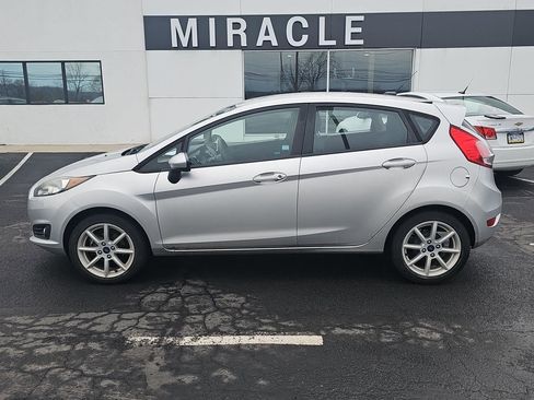 Used 2017 Ford Fiesta SE w/ Equipment Group 201A image 3