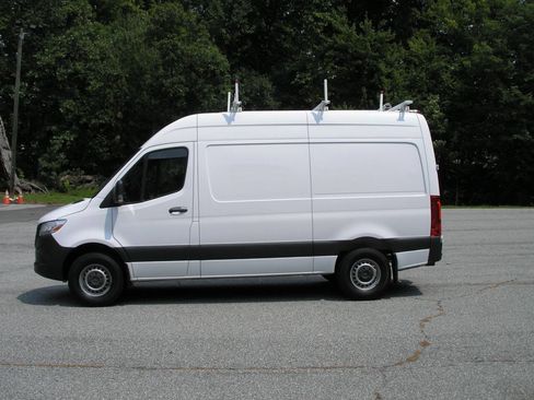 Used 2020 Mercedes-Benz Sprinter 2500 image 3