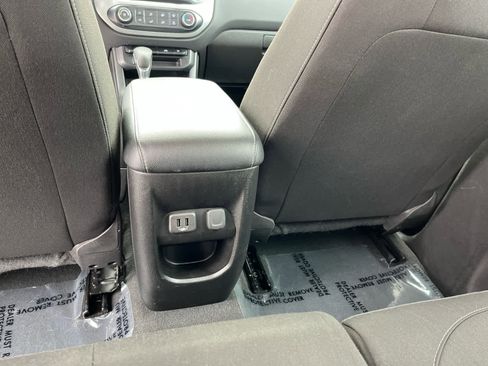 Used 2022 Chevrolet Colorado LT w/ LT Convenience Package image 25