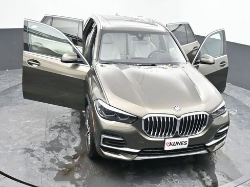 Used 2023 BMW X5 xDrive40i w/ Premium Package image 58