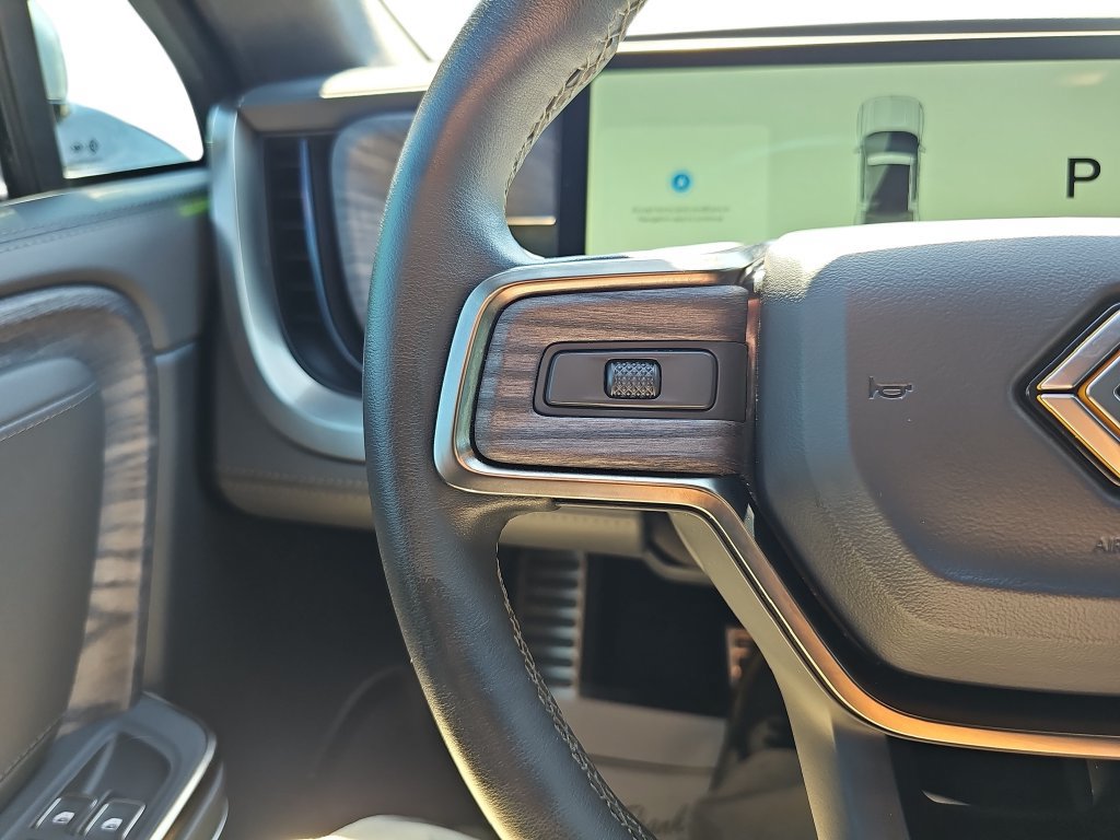 Used 2022 Rivian R1T Adventure AWD/4WD image 17