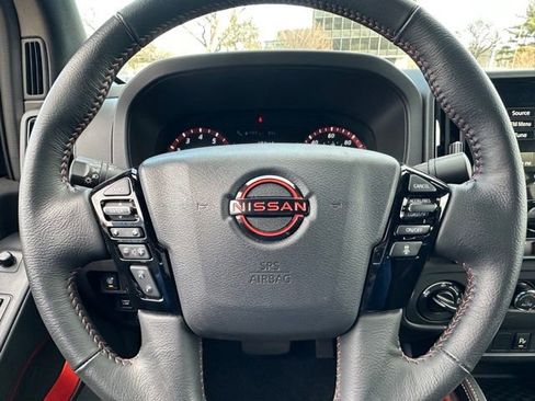 Used 2025 Nissan Frontier PRO-4X image 20
