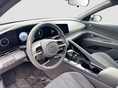 Certified 2023 Hyundai Elantra SEL w/ Convenience Package FWD image 9