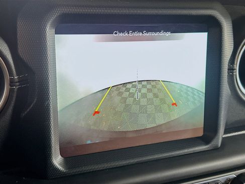 Used 2023 Jeep Wrangler Sahara image 22