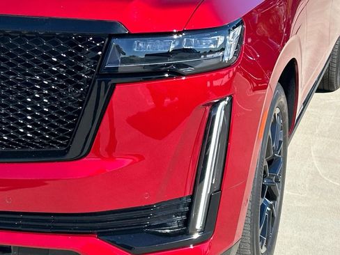 Used 2022 Cadillac Escalade ESV Sport Platinum w/ LPO, ONYX Package image 9