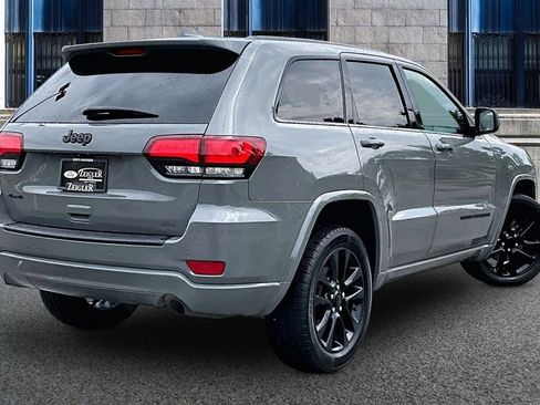 Used 2021 Jeep Grand Cherokee Laredo X AWD/4WD image 11