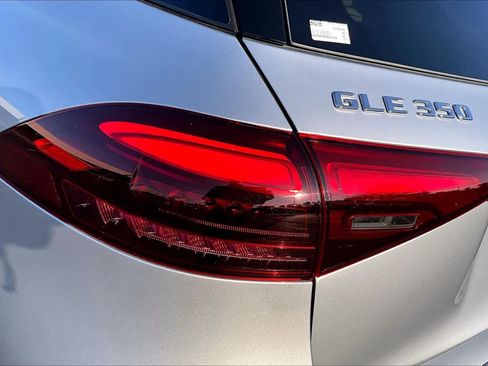 Used 2025 Mercedes-Benz GLE 350 4MATIC image 29
