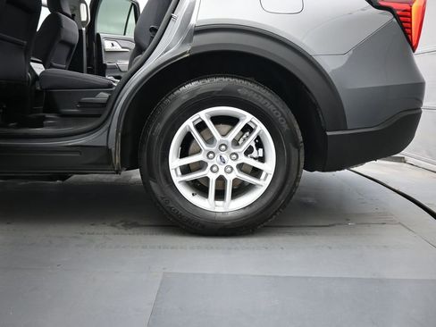 Used 2025 Ford Explorer Active image 20