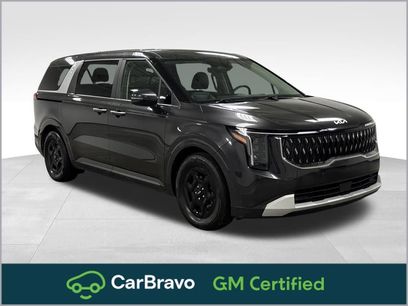 Used 2025 Kia Carnival