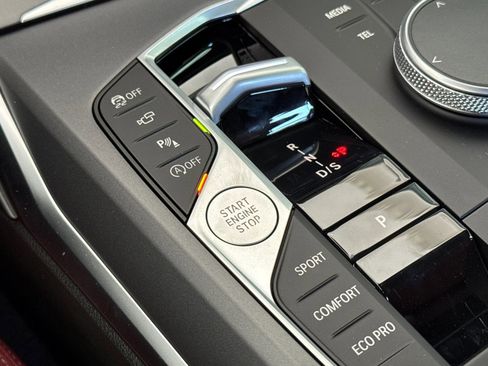 Used 2025 BMW 230i Coupe w/ Premium Package image 27