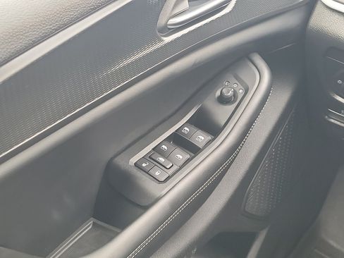 Used 2024 Jeep Grand Cherokee L Laredo RWD image 21