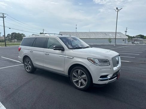 Used 2019 Lincoln Navigator Reserve AWD/4WD image 16