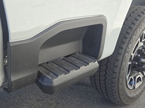 Used 2025 Ford F350 Platinum image 14