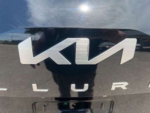 Used 2025 Kia Telluride S AWD/4WD image 33