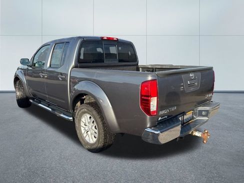 Used 2017 Nissan Frontier SV AWD/4WD image 2