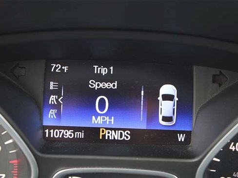 Used 2017 Ford Escape SE w/ Equipment Group 201A FWD image 9