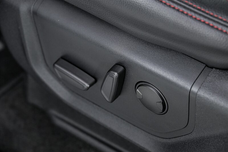 Used 2019 Ford F150 Lariat w/ Equipment Group 502A Luxury AWD/4WD image 20
