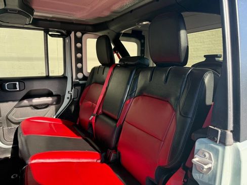 Used 2023 Jeep Wrangler Unlimited Rubicon 4xe AWD/4WD image 23
