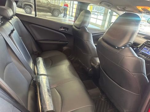 Used 2022 Toyota Prius XLE FWD image 12