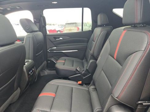 Used 2025 Chevrolet Traverse RS image 49