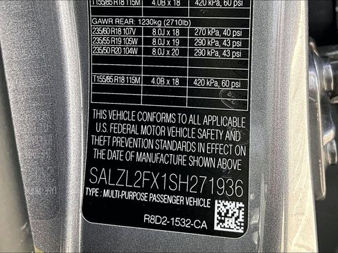 Used 2025 Land Rover Range Rover Evoque Dynamic SE image 33