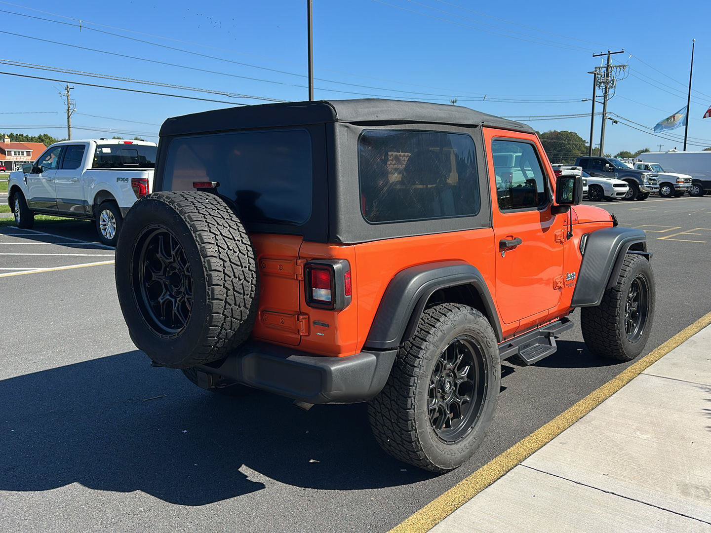 Used 2018 Jeep Wrangler Sport AWD/4WD image 5