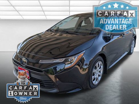 Used 2025 Toyota Corolla LE FWD image 24