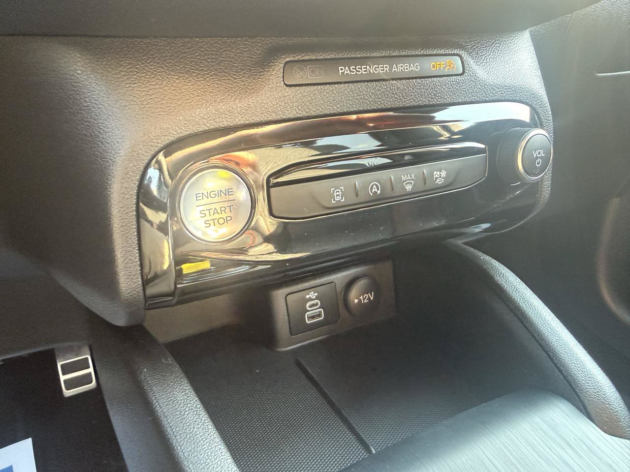 Used 2024 Ford Escape ST-Line w/ Tech Pack #1 AWD/4WD image 24