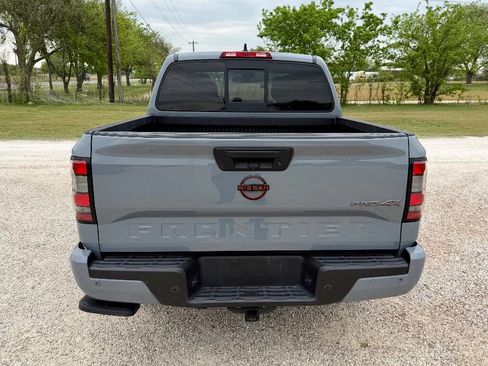 Used 2022 Nissan Frontier PRO-4X w/ Technology Package image 9