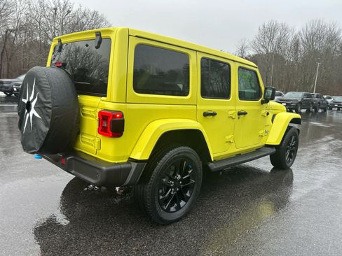 Used 2023 Jeep Wrangler Sahara w/ Cold Weather Group image 6