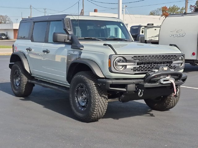 Certified 2024 Ford Bronco Everglades AWD/4WD image 3