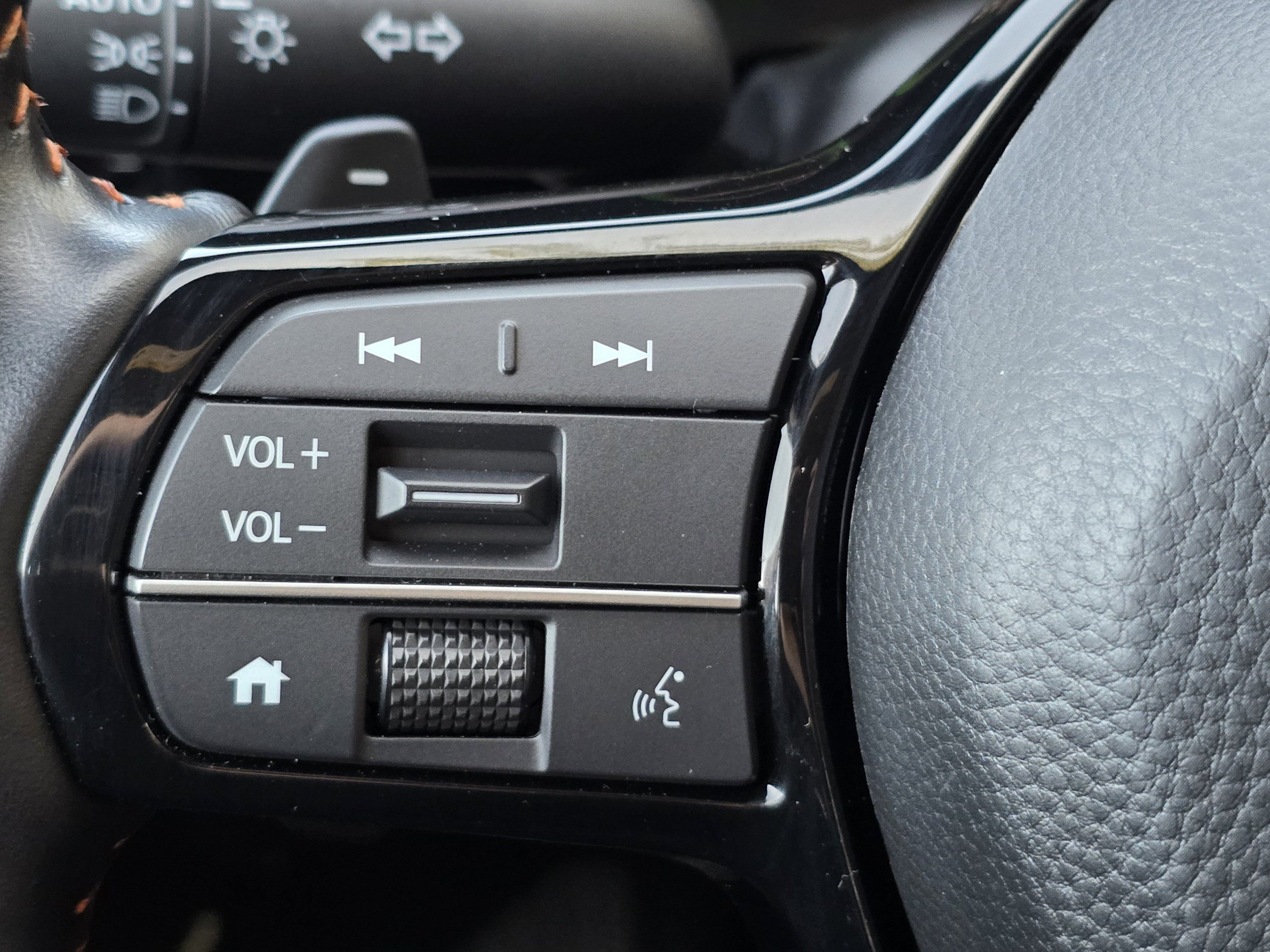Certified 2025 Honda CR-V Sport Touring image 19