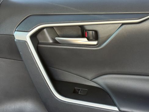 Used 2025 Toyota RAV4 XLE FWD image 13