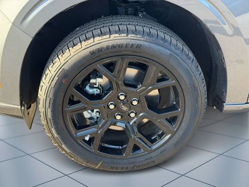 New 2026 Ford Maverick Lobo image 4