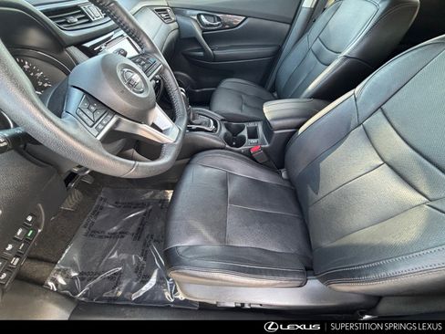 Used 2019 Nissan Rogue SL image 18